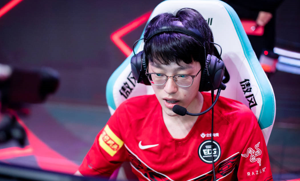 奇异果体育-Scout回归赛场，战术调整首场状态亮眼，雄鹿观众沸腾！的简单介绍