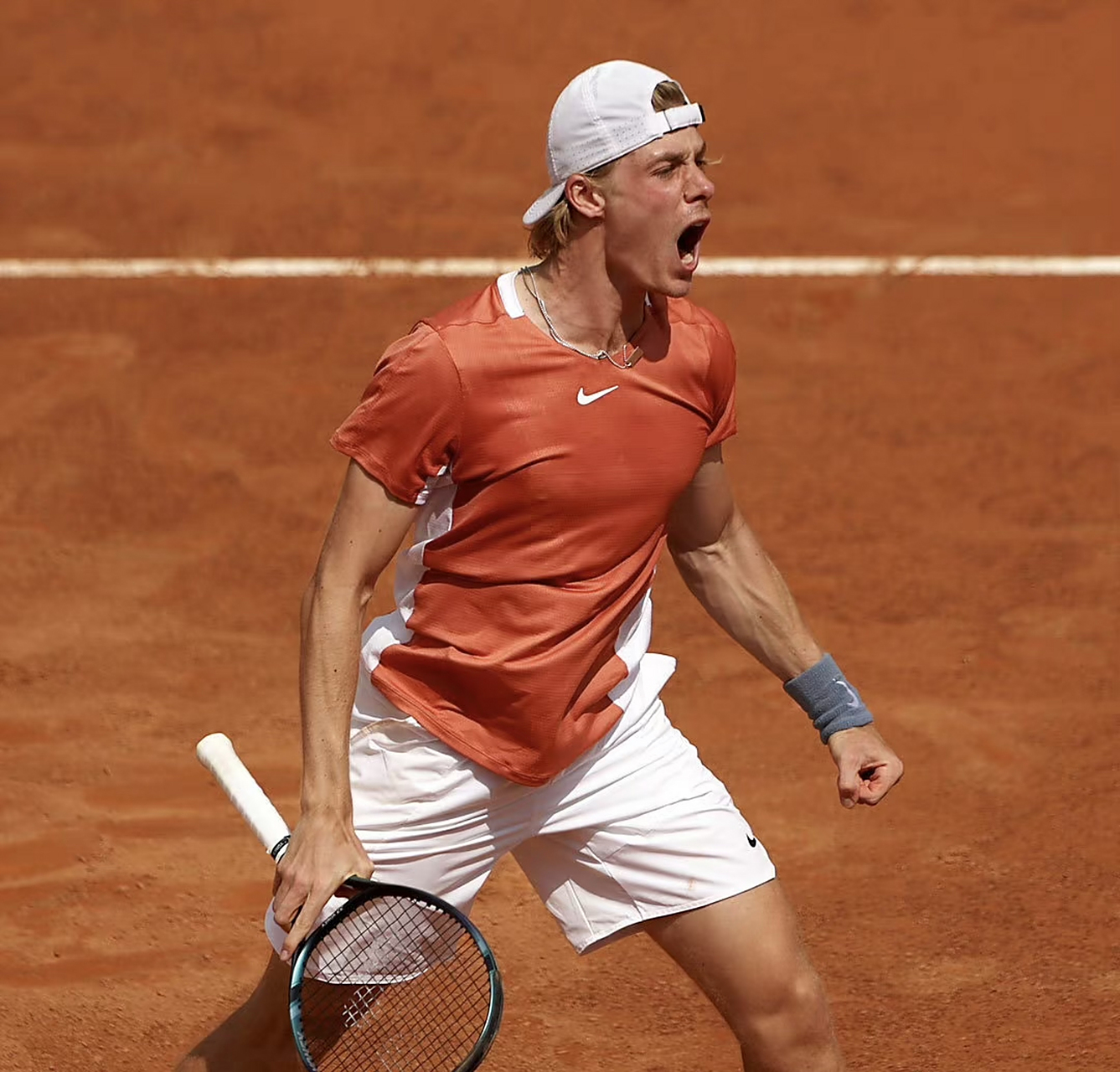 奇异果体育-纳达尔回归赛场，高光表现首场状态亮眼，热火观众沸腾！的简单介绍